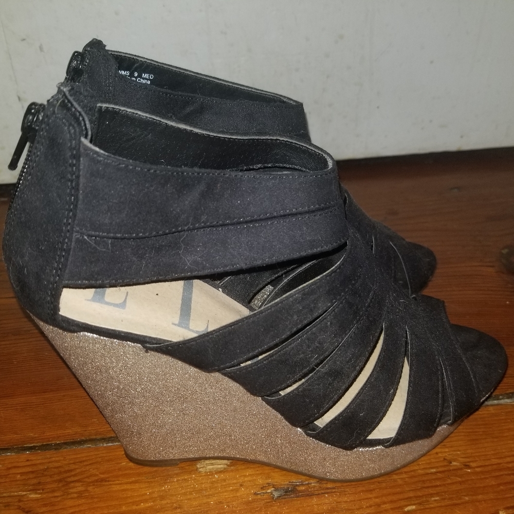 Elle black wedges and gold glitter -size 9